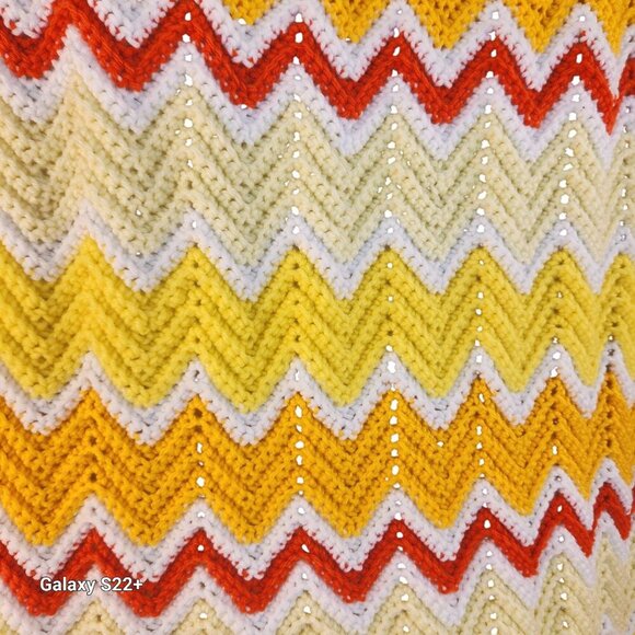 Handmade Crochet Blanket Chevron Zig Zag Pattern Yellow Orange White 42" x 36" A - Picture 5 of 7
